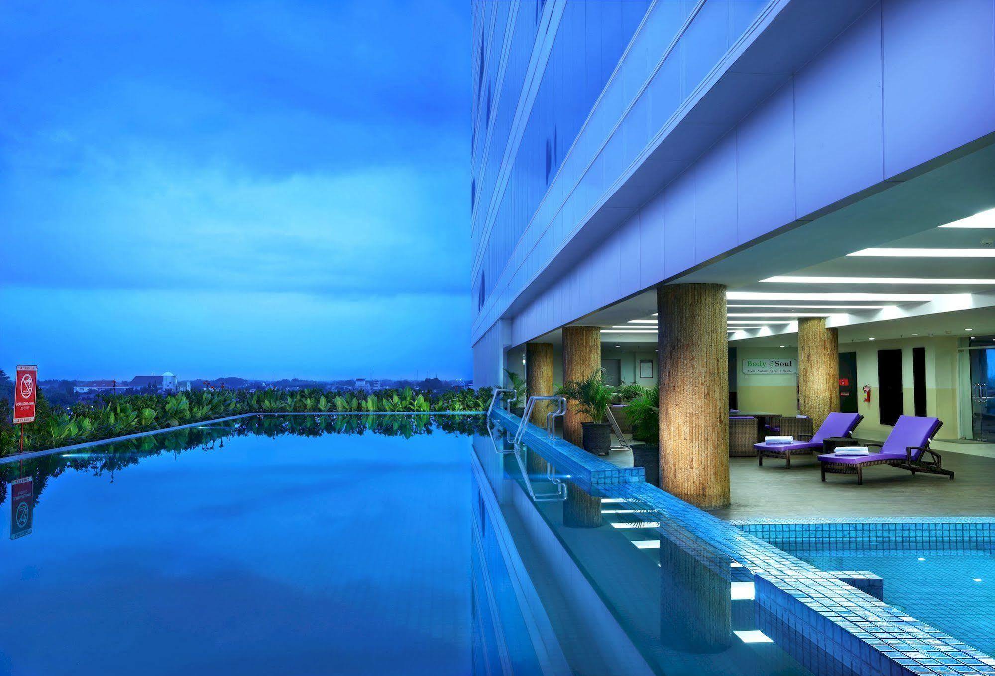 Aston Madiun Hotel & Conference Center Exteriér fotografie