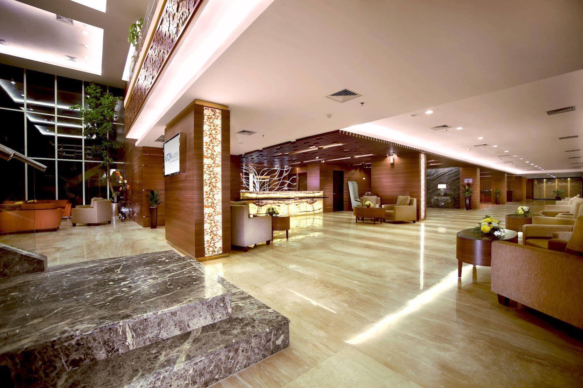 Aston Madiun Hotel & Conference Center Exteriér fotografie